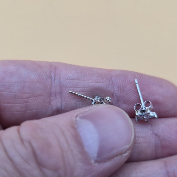 Sterling Silver Small Floral Cubic Zirconia Gem Stud Earrings A5771 - Picture 3 of 5